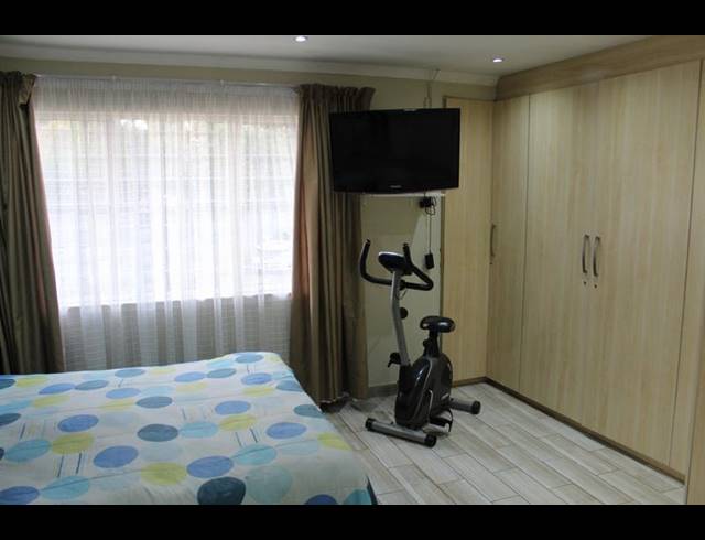 4 BEDROOM HOUSE FOR SALE IN WILGEHEUWEL